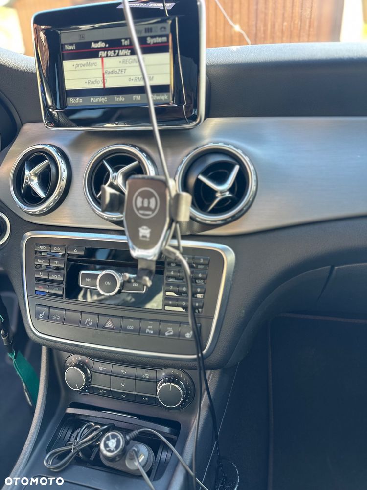 Mercedes-Benz GLA 250 4-Matic - 11