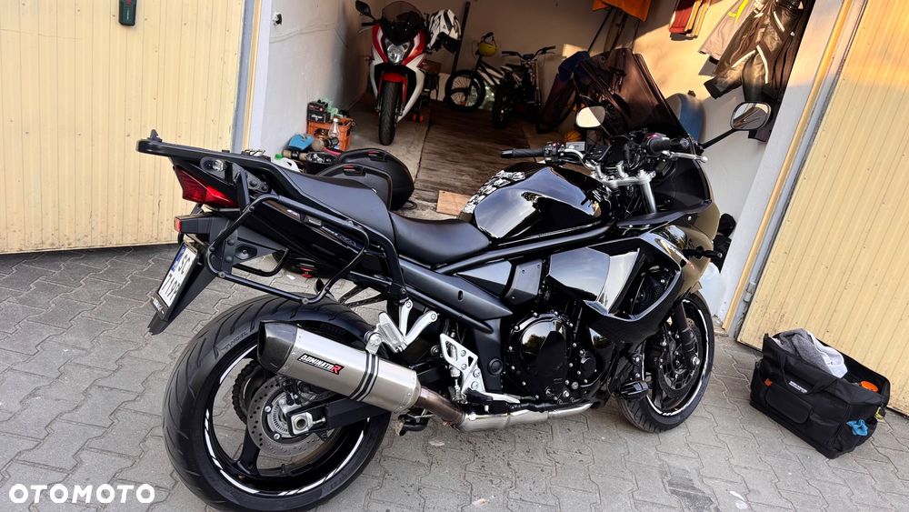 Suzuki GSX - 28