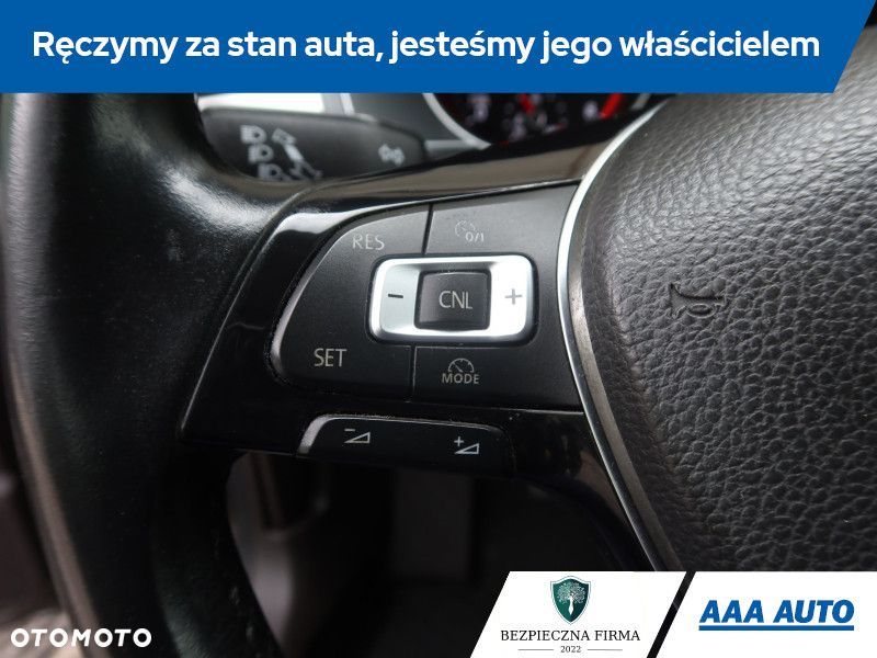 Volkswagen Passat - 17