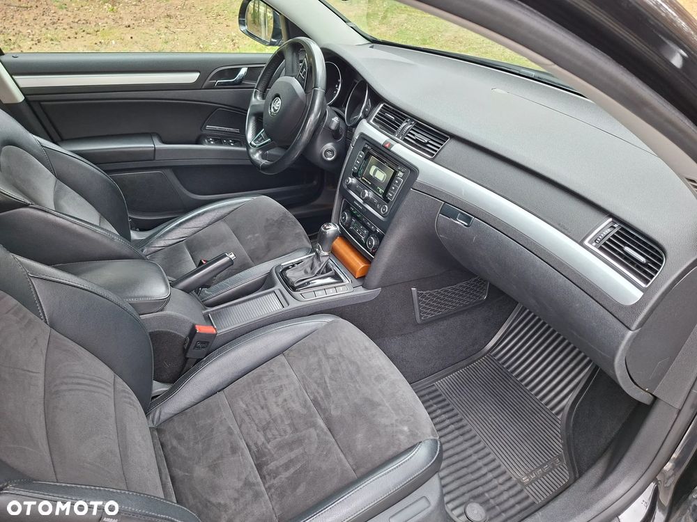 Skoda Superb 2.0 TDI 4x4 Elegance Outdoor DSG - 5