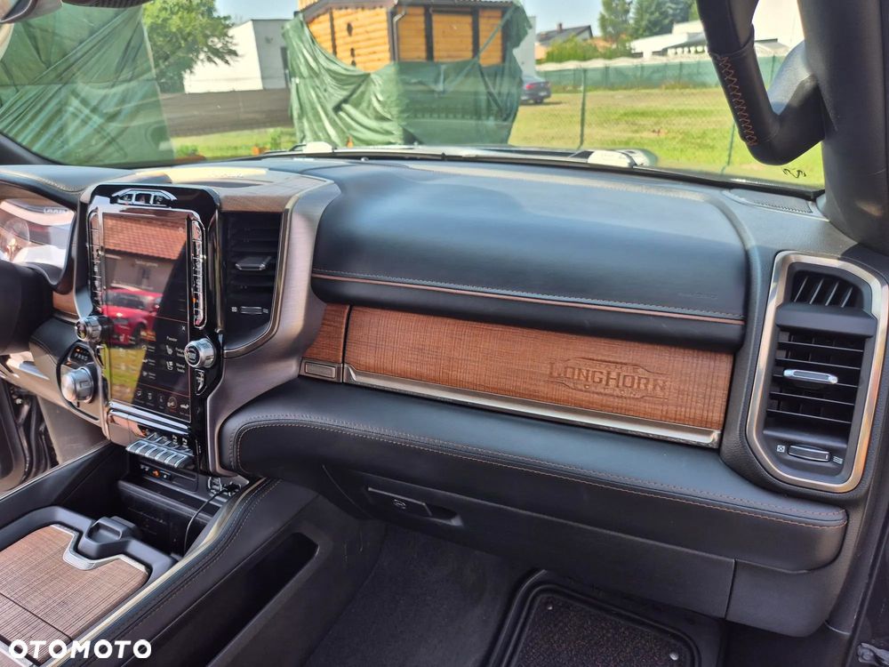 Dodge RAM 5.7 4x4 - 22