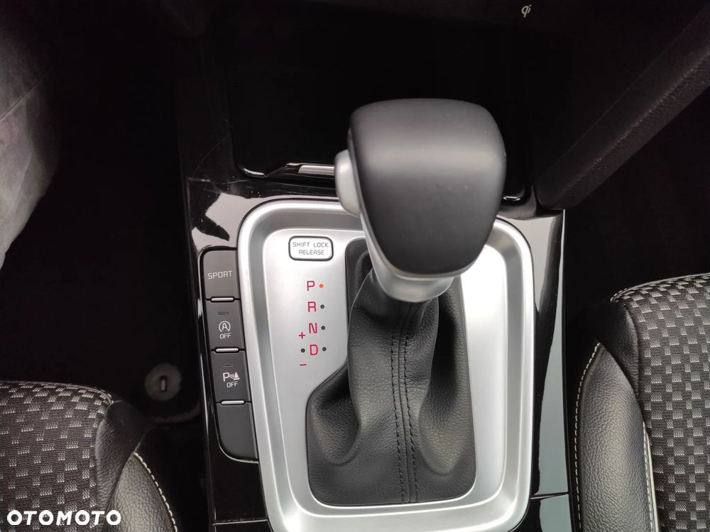 Kia XCeed - 25