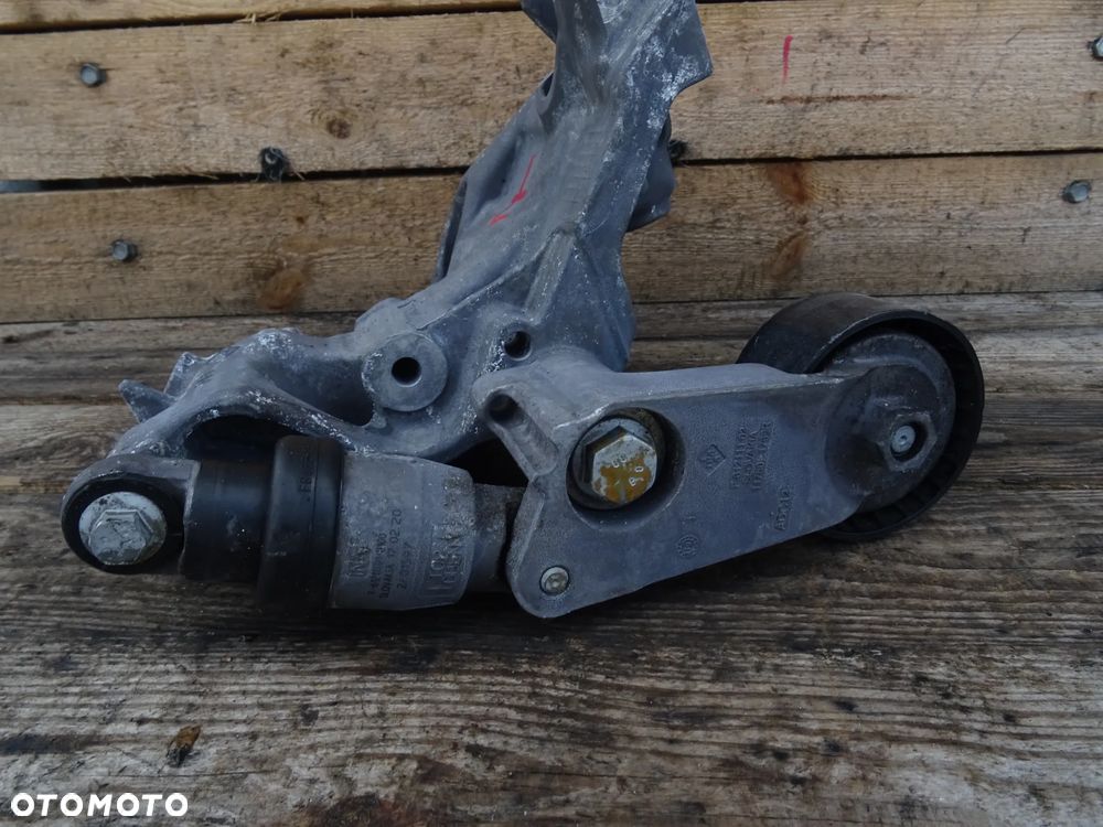 ŁAPA MOCOWANIE 117102877R RENAULT 2.0 DCI - 4