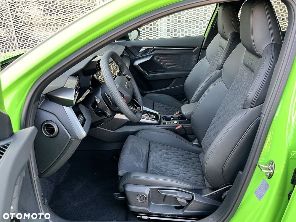 Audi RS3 Limousine - 5