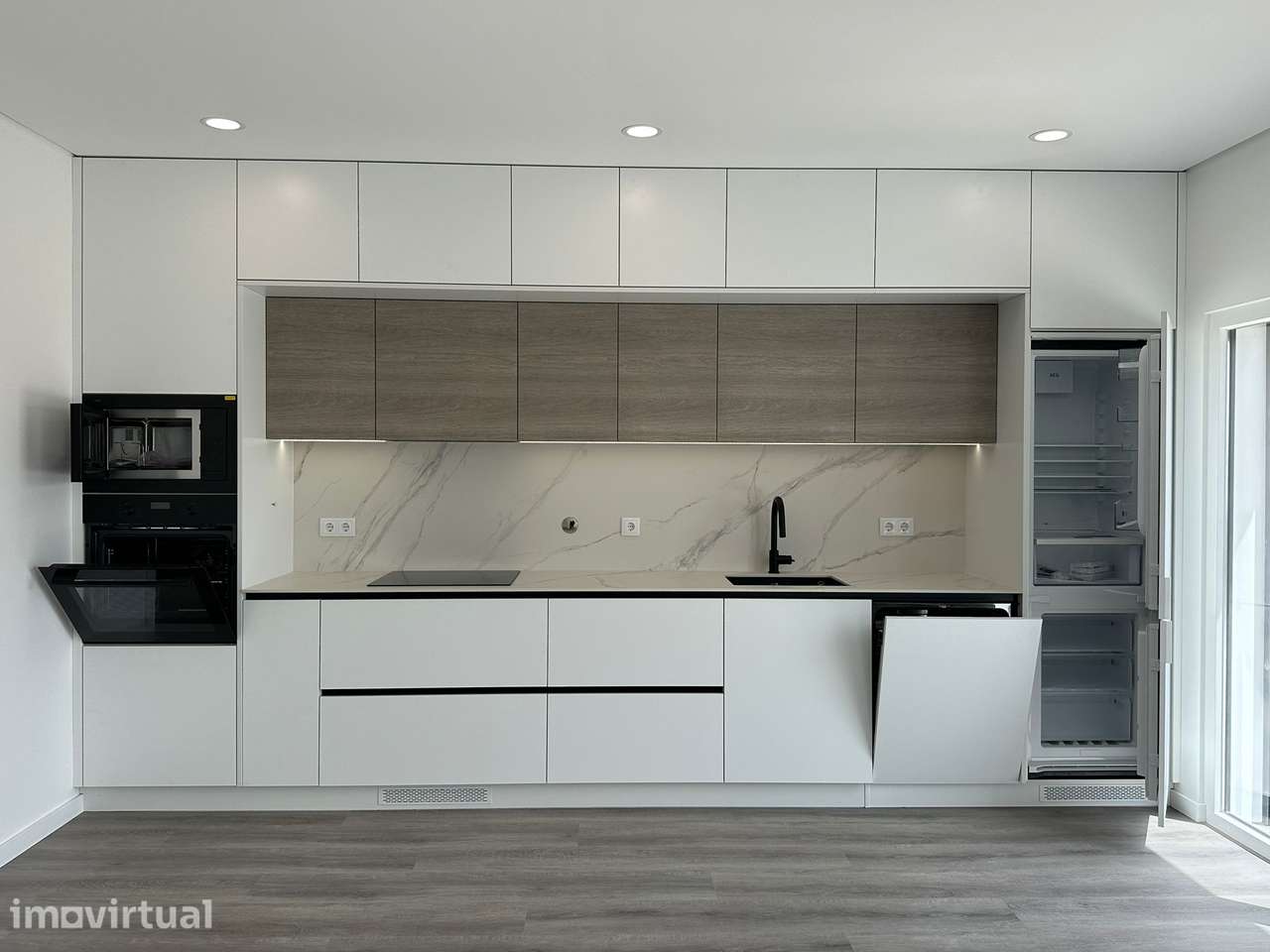 Moradia T3 com terraço e garagem, próxima a praias - Grande imagem: 5/24