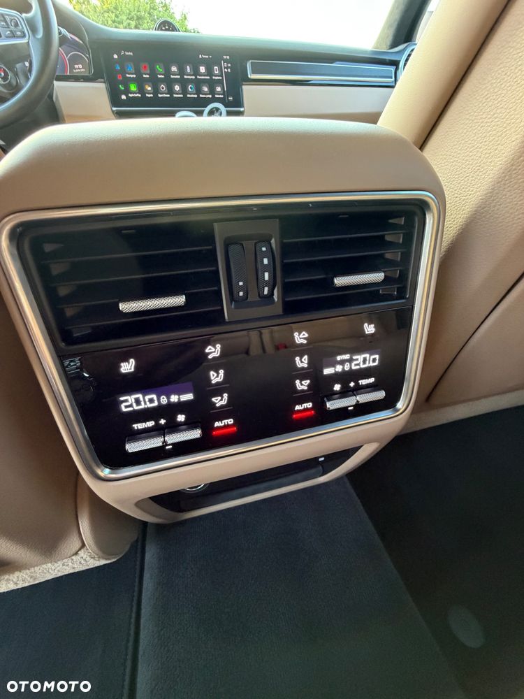 Porsche Cayenne GTS - 18