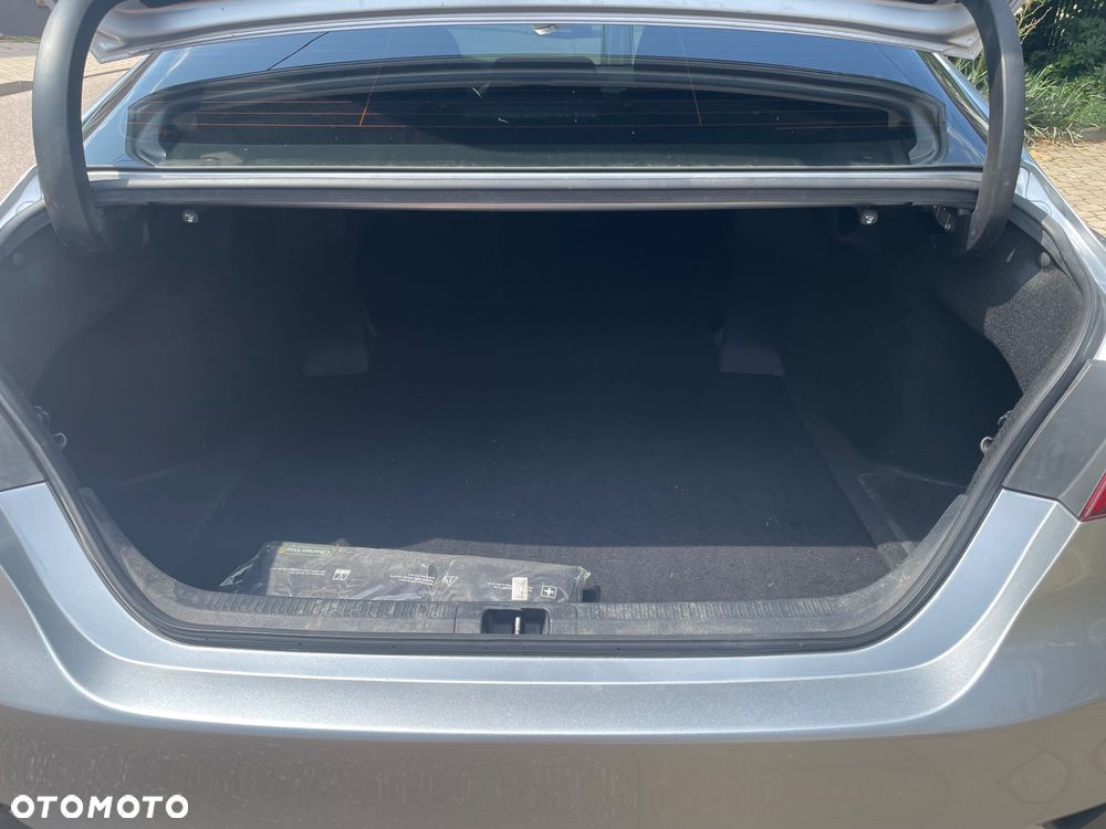 Toyota Camry 2.5 Hybrid Comfort CVT - 17