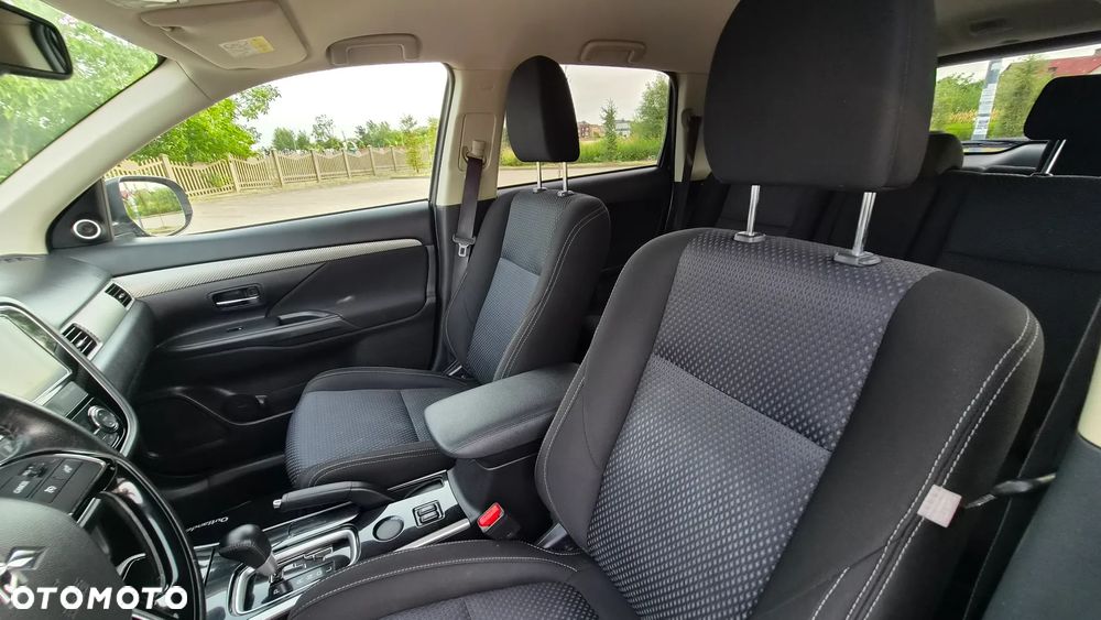Mitsubishi Outlander 2.0 Intense 2WD CVT - 13