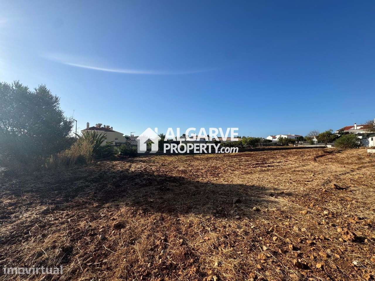 Terreno para construção perto do centro da vila de Boliqueime, Algarve - Grande imagem: 2/8