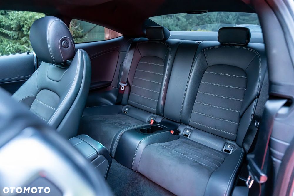 Mercedes-Benz Klasa C 200 4-Matic 9G-TRONIC - 40