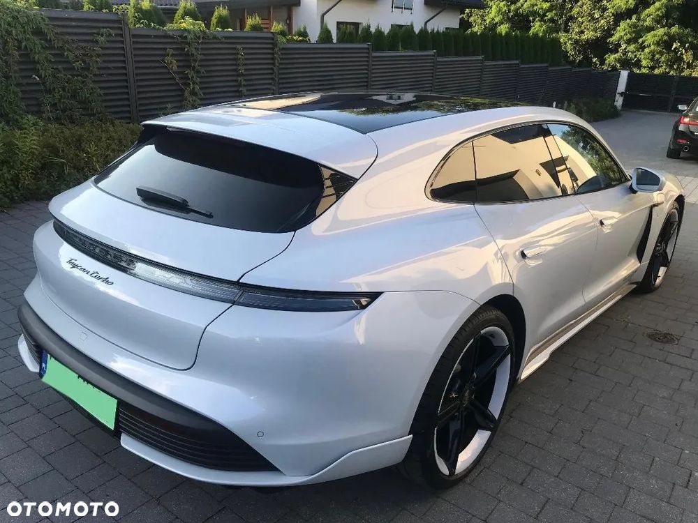 Porsche Taycan Turbo - 6