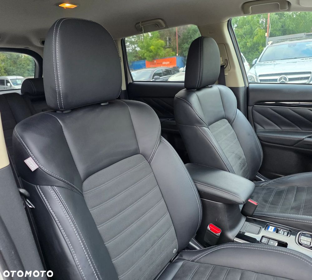 Mitsubishi Outlander 2.4 4WD Plug-In Hybrid Diamant - 15
