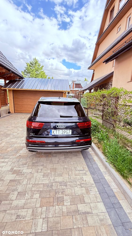 Audi Q7 - 1