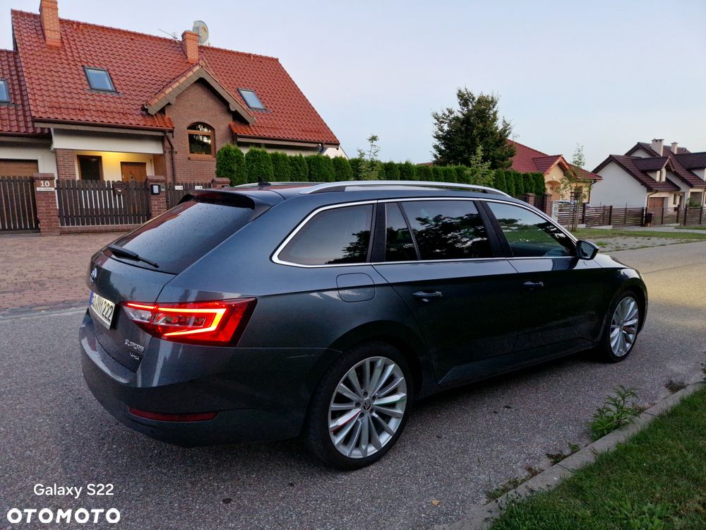 Skoda Superb 2.0 TDI 4x4 DSG Premium Edition - 32