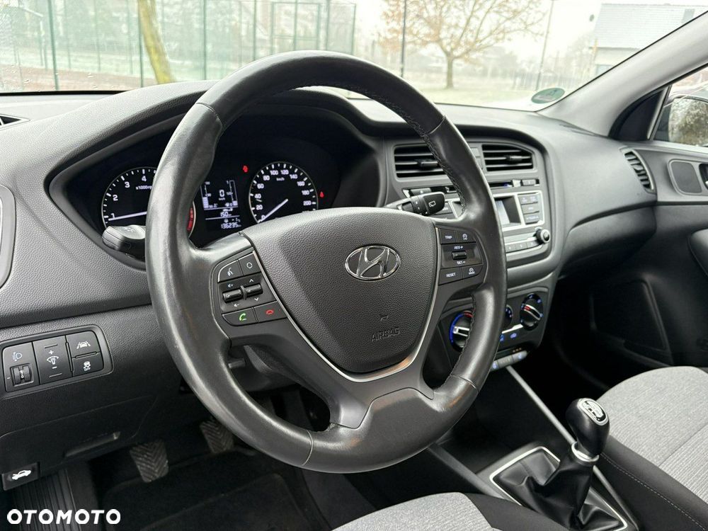 Hyundai i20 1.2 YES Gold - 25