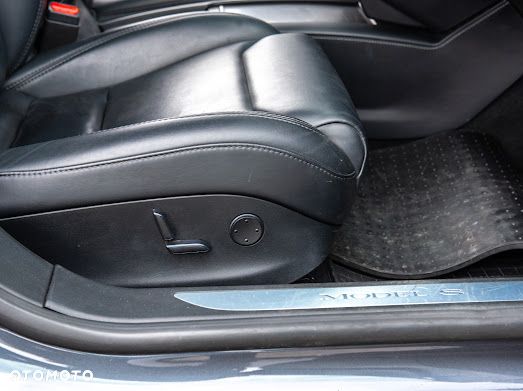 Tesla Model S Long Range Plus - 28