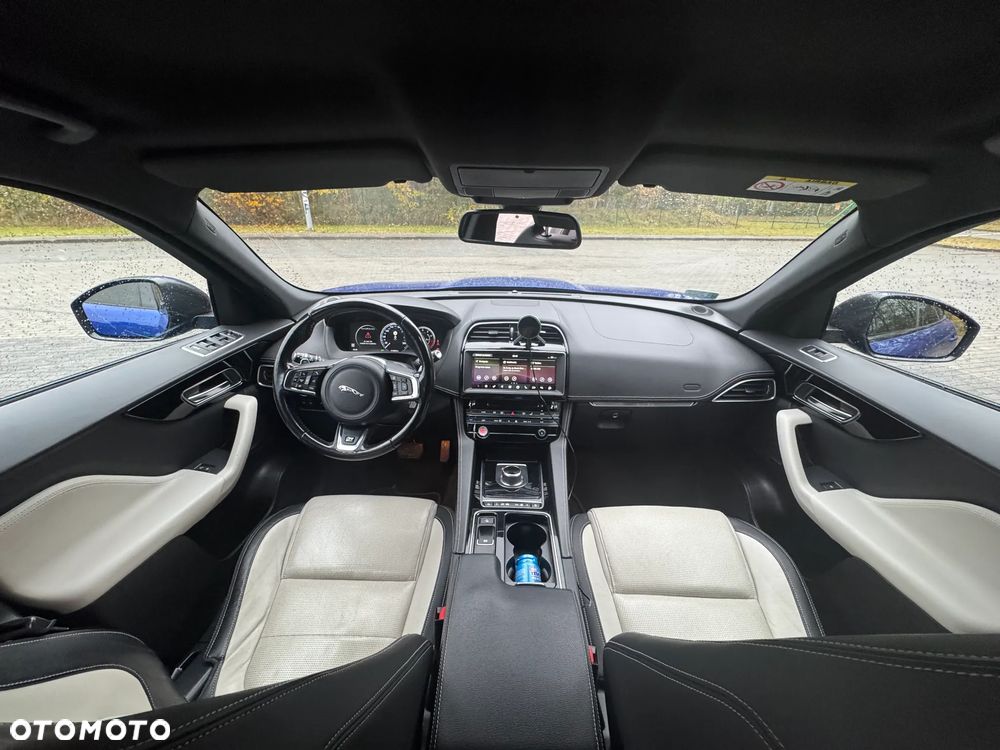 Jaguar F-Pace 2.0 i4P AWD R-Sport - 21