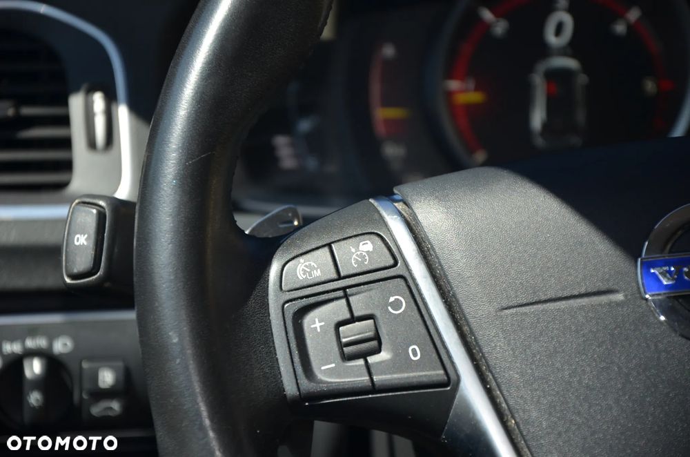 Volvo V60 B4 D Geartronic RDesign - 32