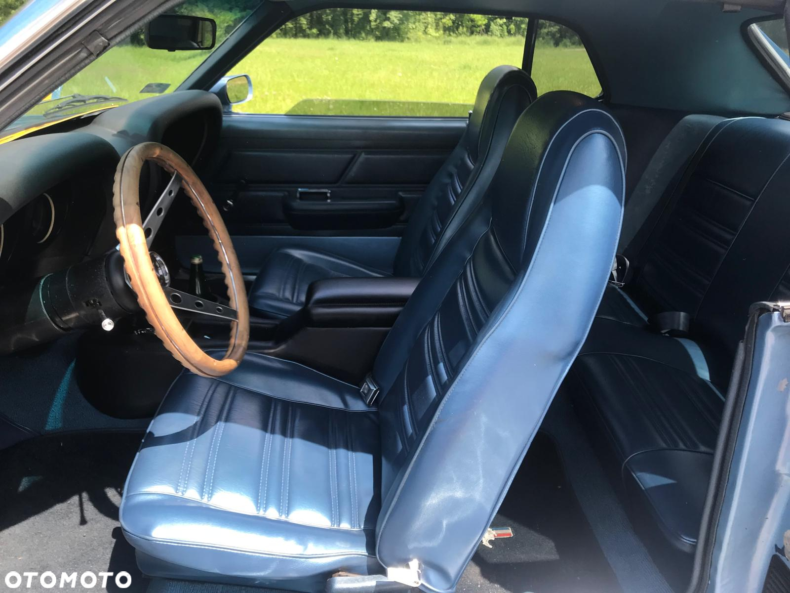 Ford Mustang - 8
