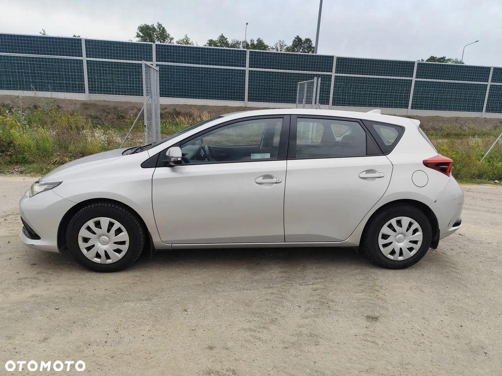 Toyota Auris 1.33 VVT-i Active - 4