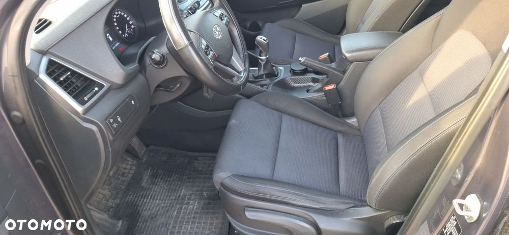 Hyundai Tucson 1.7 CRDI BlueDrive Comfort 2WD - 7