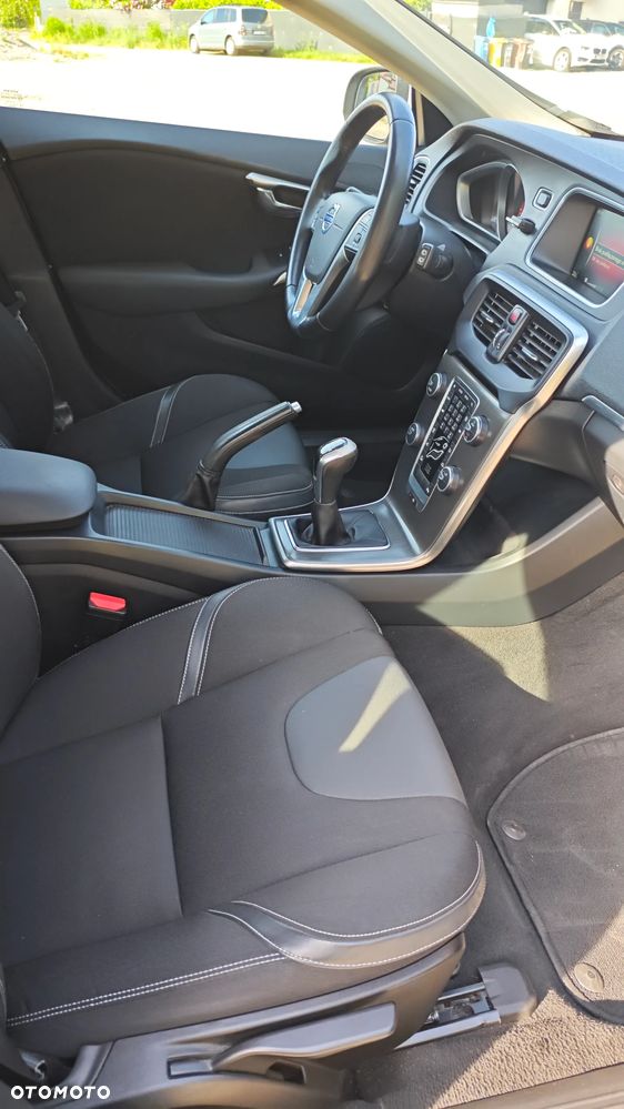 Volvo V40 D2 - 19