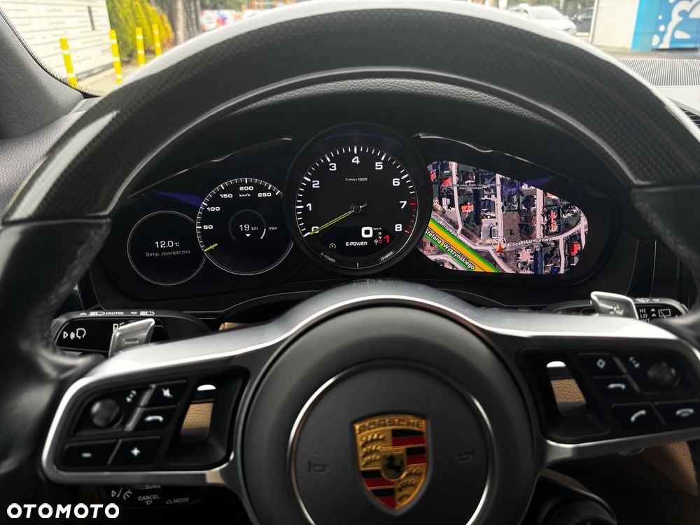 Porsche Cayenne - 25
