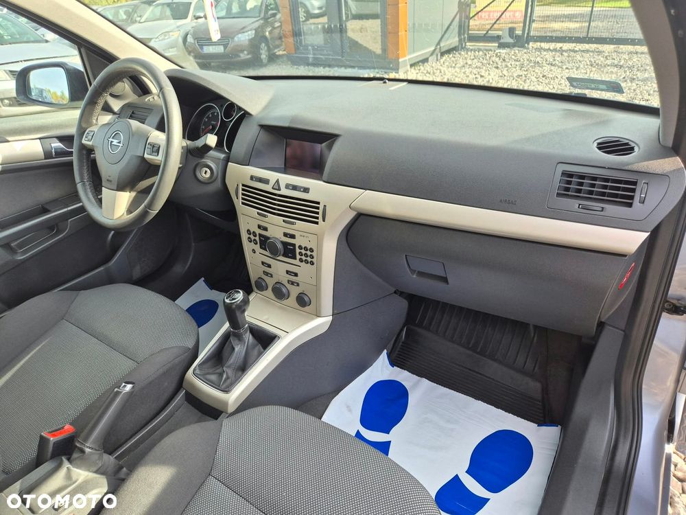 Opel Astra 1.6 Essentia - 16