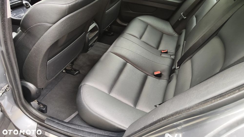 BMW Seria 5 520d - 28