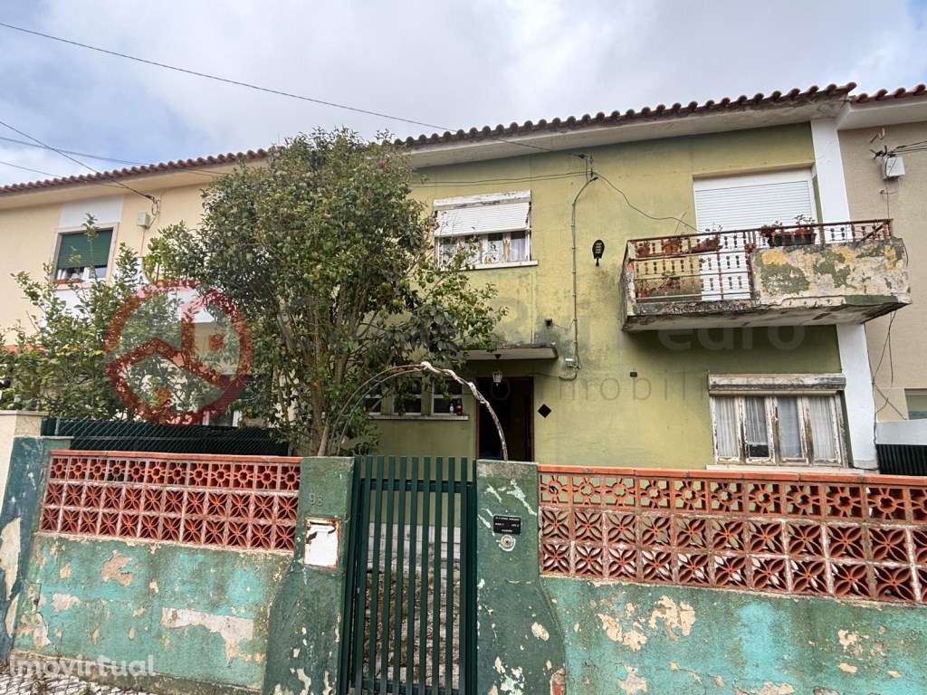 Moradia T5 para remodelação total em Algueirão, Sintra - Grande imagem: 2/23