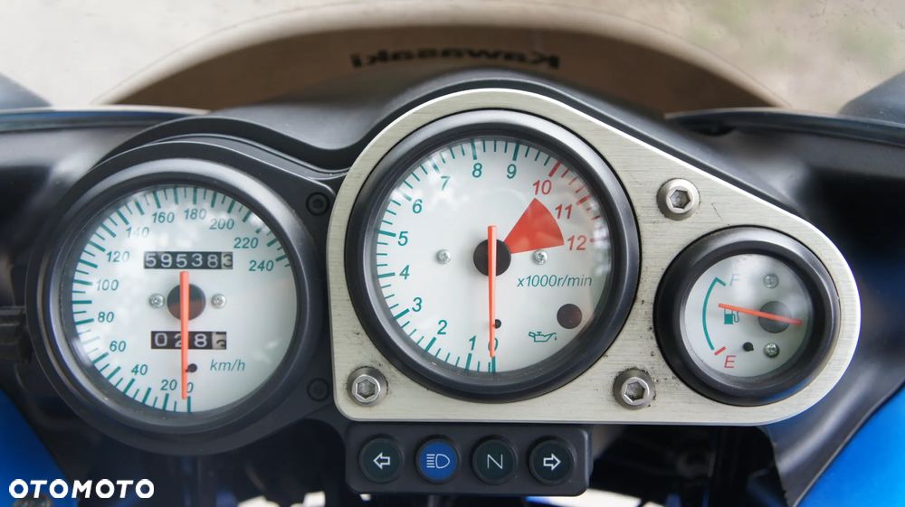 Kawasaki ZR - 9