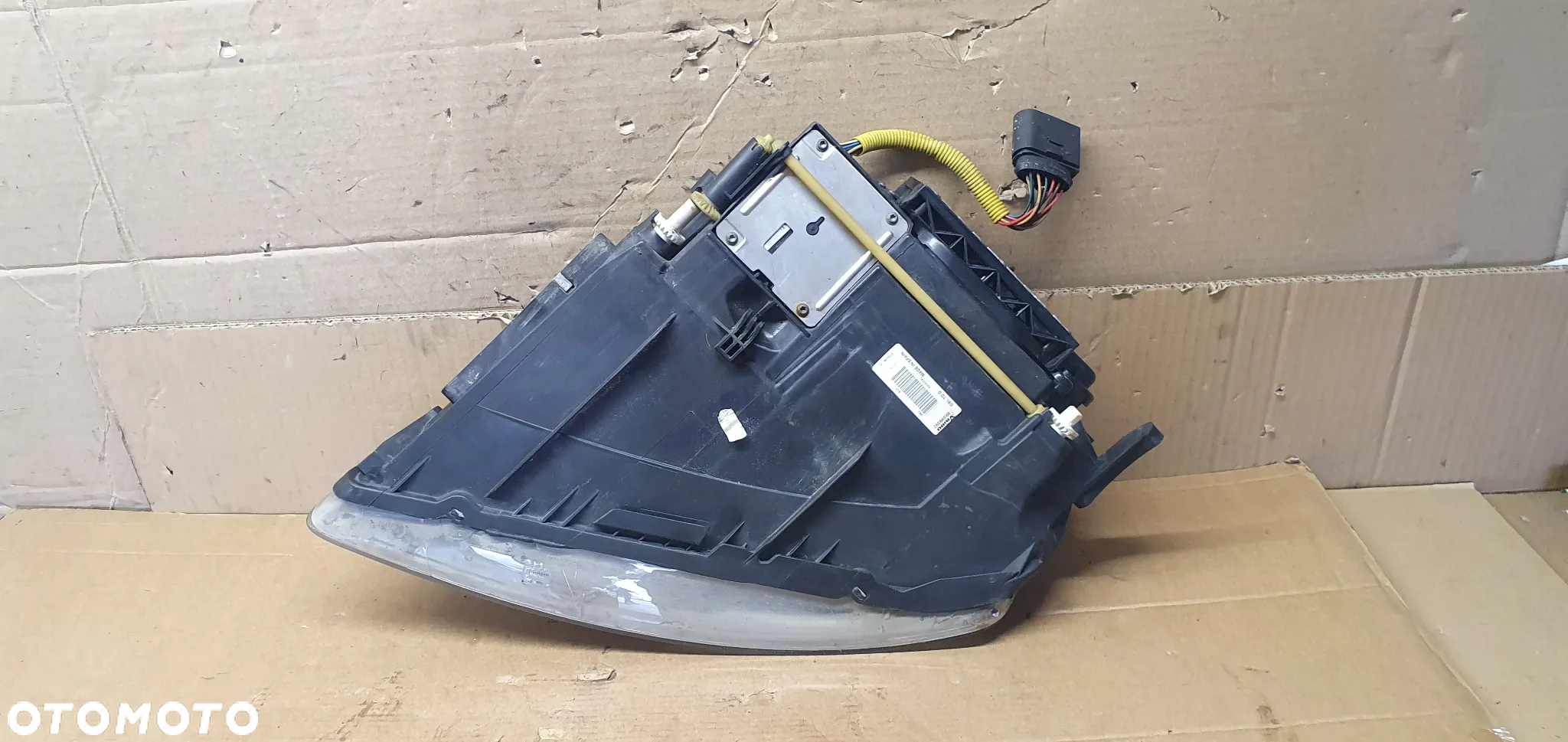 Lampa prawy przód przednia prawa XENON VW Touareg 7L6941016CM - 7