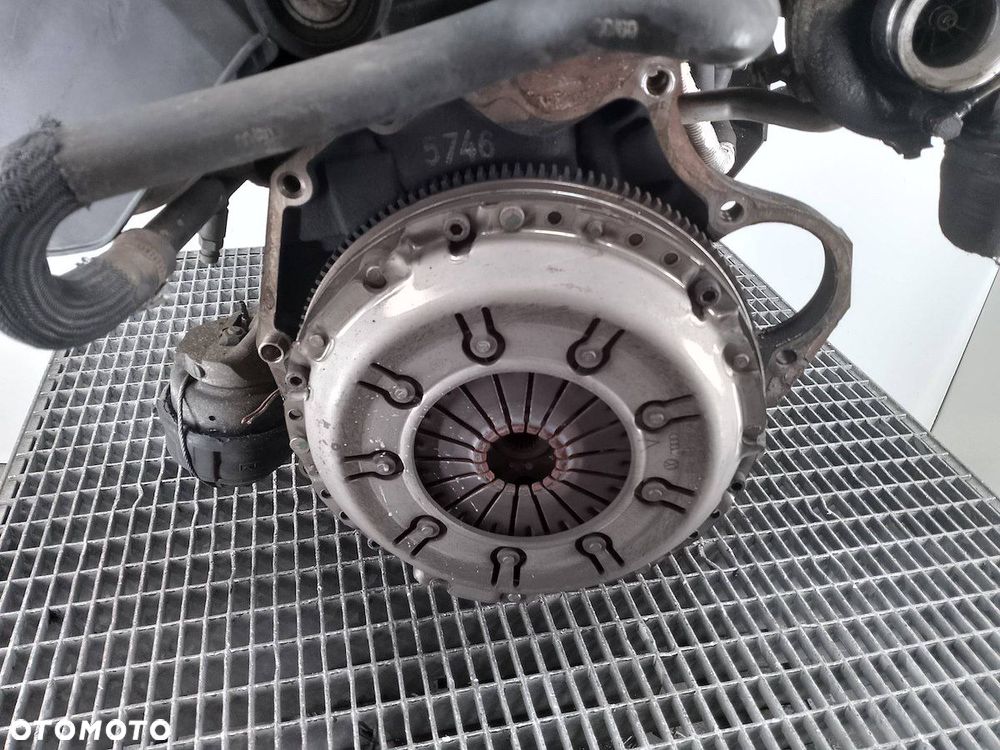 SILNIK VOLVO V70 II D5252T 2.5 D - 4