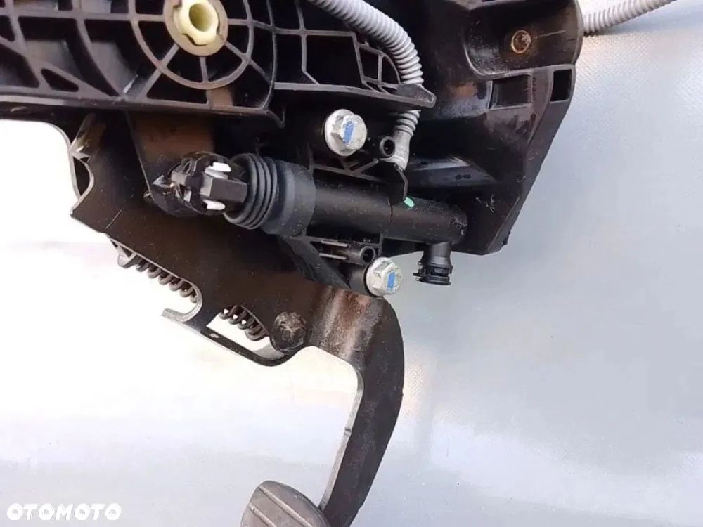 Trafic III Vivaro B Talento 1.6 DCI Pedał Sprzęgła 465033911R - 4