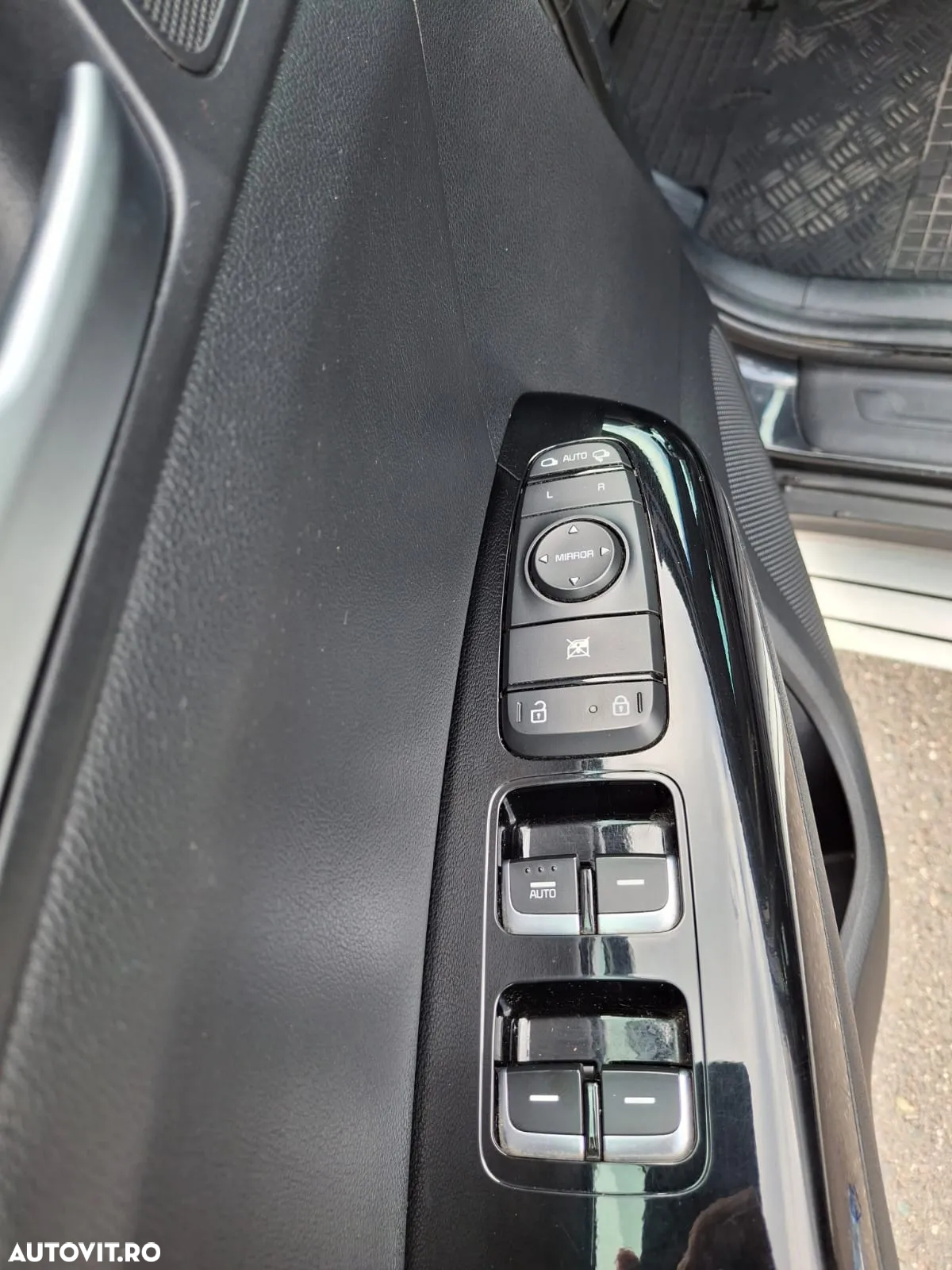 Kia Sportage 2.0 DSL 6MT 4x4 Style - 12