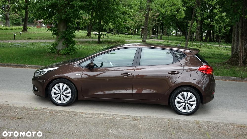 Kia Ceed - 27