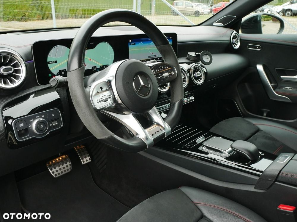 Mercedes-Benz CLA 250 4-Matic AMG Line 7G-DCT - 23