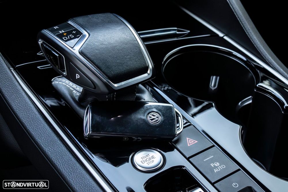 VW Touareg 3.0 TDI V6 R-Line - 24