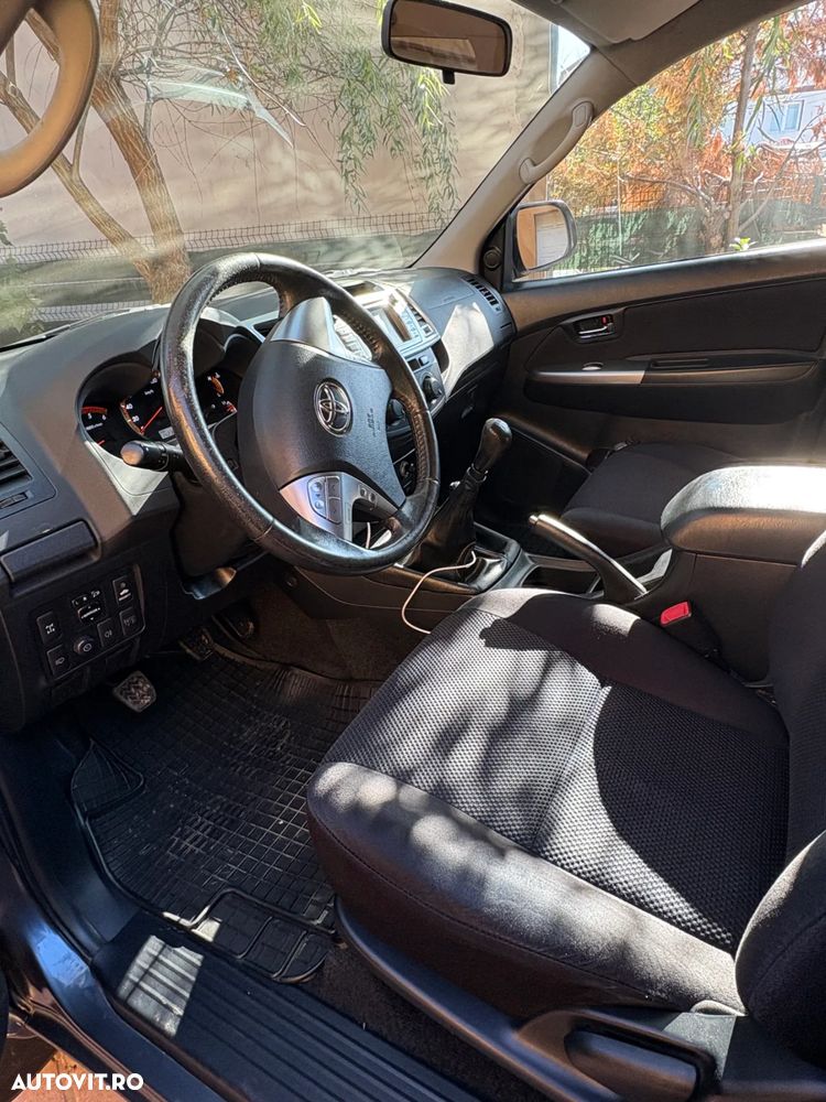 Toyota Hilux 4x4 Cabina Dubla Comfort - 11