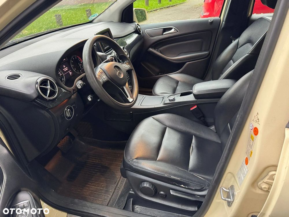 Mercedes-Benz Klasa B 200 7G-DCT - 7