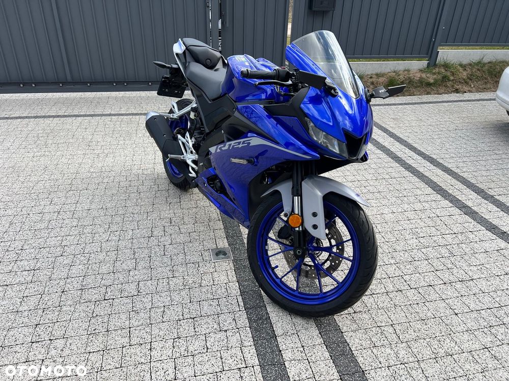 Yamaha YZF - 8