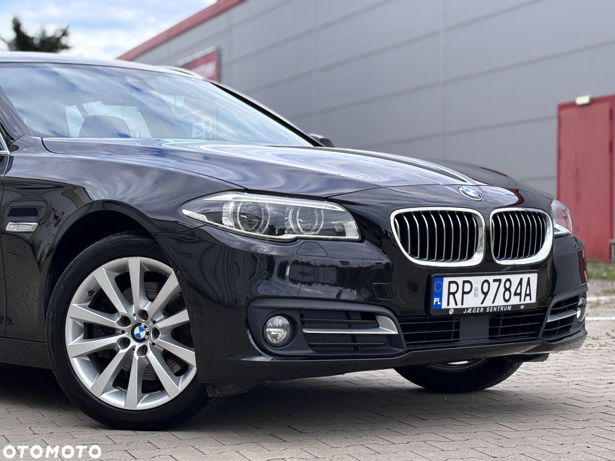 BMW Seria 5 520d xDrive - 7