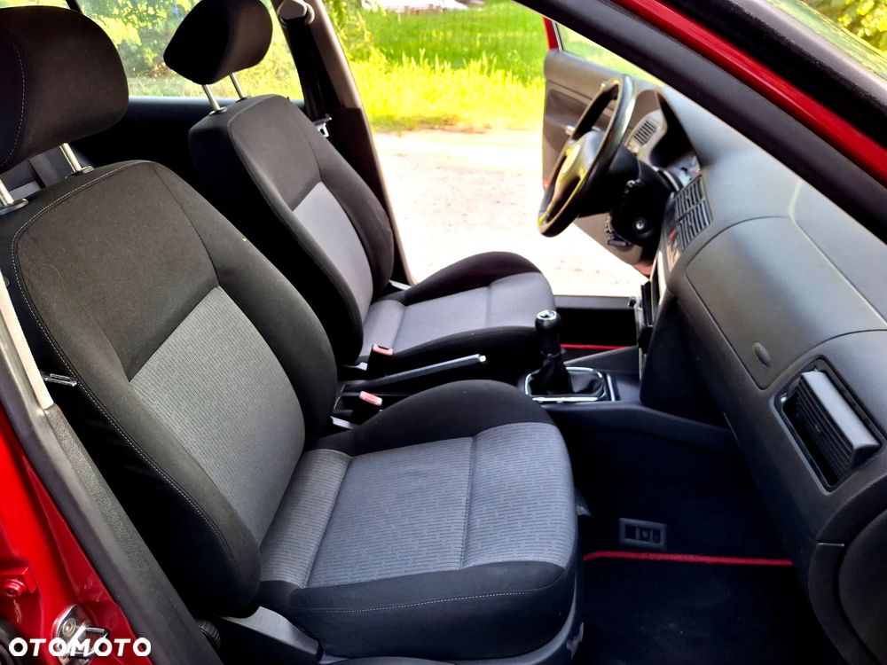 Volkswagen Golf 1.9 TDI 4Mot Highline - 6