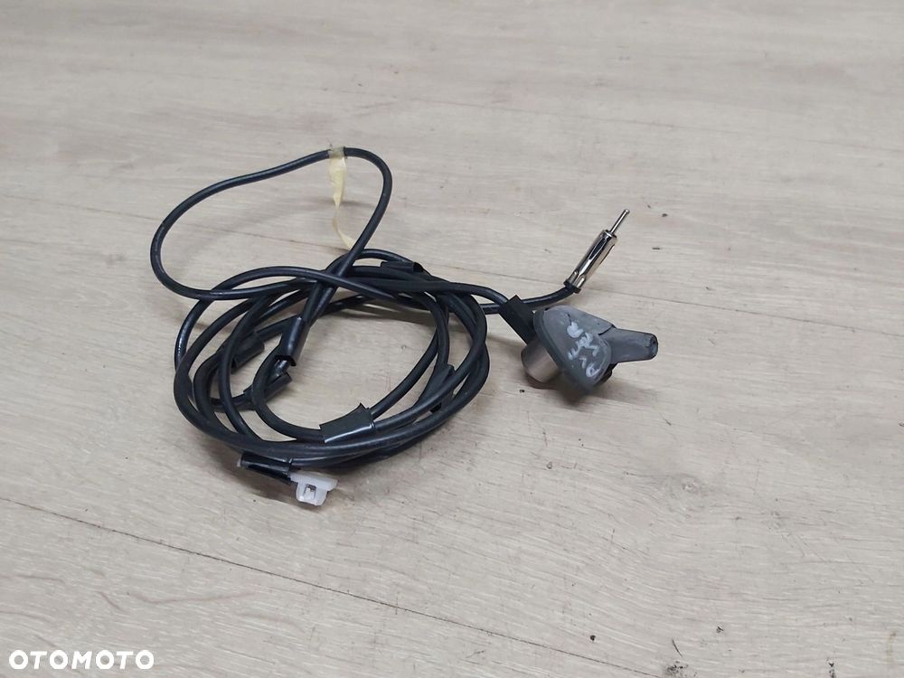 Avensis Verso 01-06r mocowanie anteny dachowej podstawa - 1