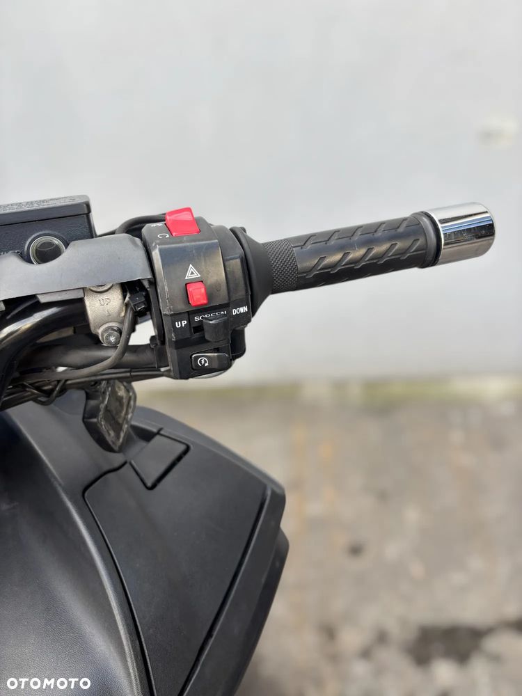 Suzuki Burgman - 21
