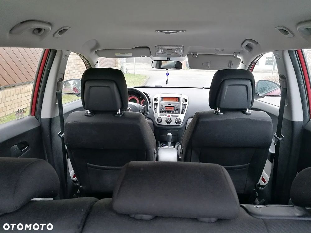 Kia Ceed - 8