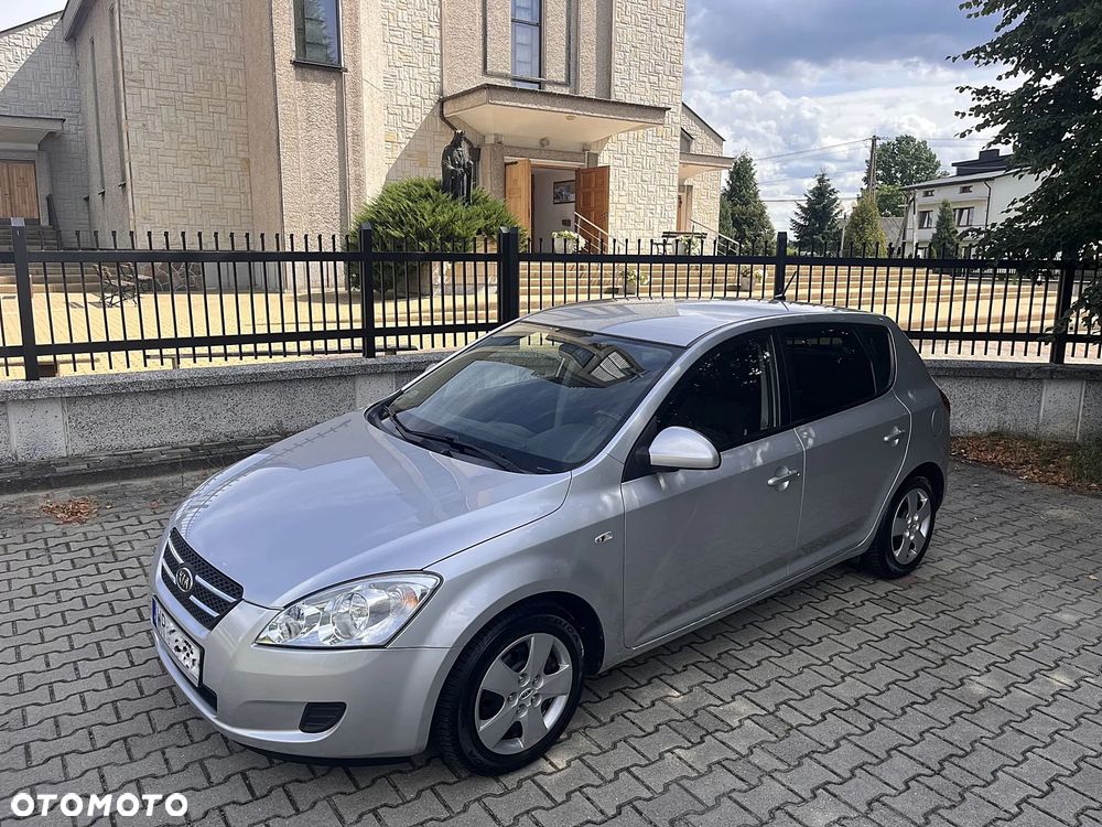 Kia Ceed 1.6 CVVT LX - 1
