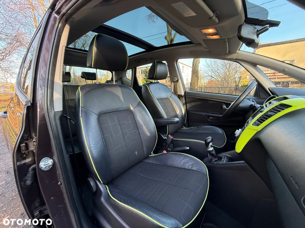 Kia Venga 1.6 CRDi 128 ISG Spirit - 31