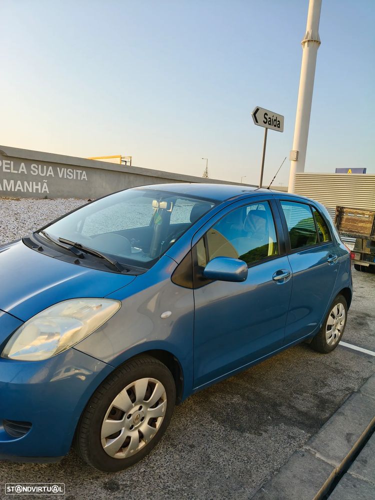 Toyota Yaris 1.0 VVT-i - 2