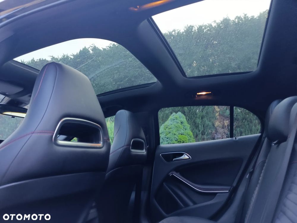 Mercedes-Benz GLA 250 AMG Line - 31
